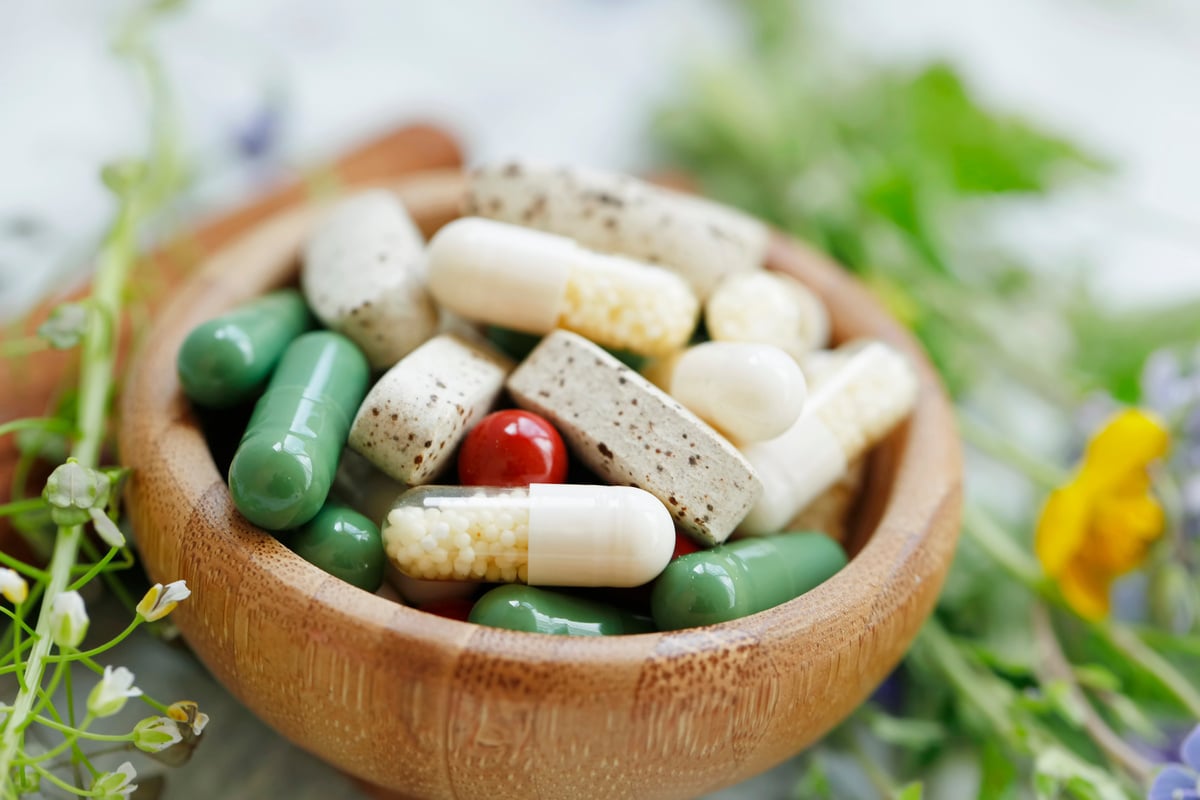 Natural suplements pills, alternative medicine with herbal plants extracts pills, herbal medicine, homeopathy organic super food suplements